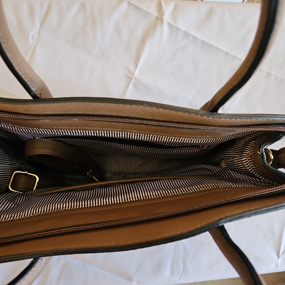 Brown Mid/Lg Purse - Picture 3 of 5